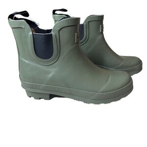 Land Chief Ankle Chelsea Rain Boots. Size 7